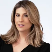 Headshot ofLauren Zabierek
